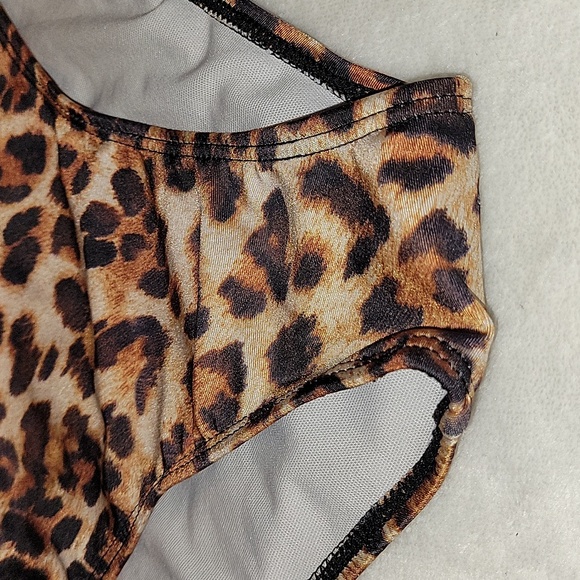 Women's Size 2X Animal print swim bottom Worn once like new - Picture 2 of 4